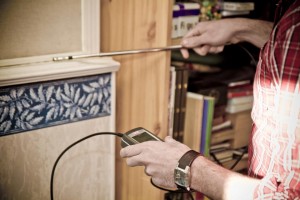 Recherche de fuites d'air avec un anémomètre